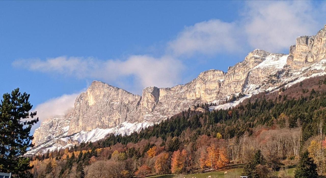 Appartement De Plain-Pied En Montagne Avec Vue Merveilleuse Sur Le Massif De Belledonne Saint Bernard du Touvet Bagian luar foto